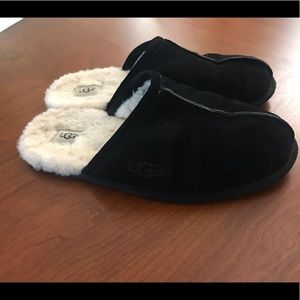 UGG Scuff Black Suede Slipper